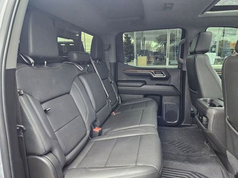 Used 2024 Chevrolet Silverado 1500 LT Trail Boss w/ Convenience Package II image 43