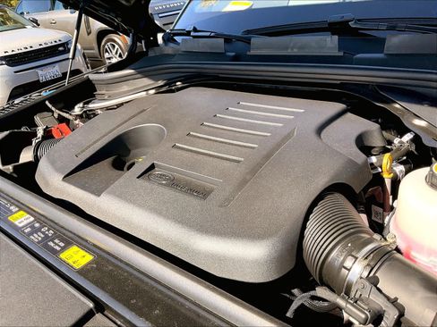 New 2026 Land Rover Range Rover Long Wheelbase SE AWD/4WD image 32