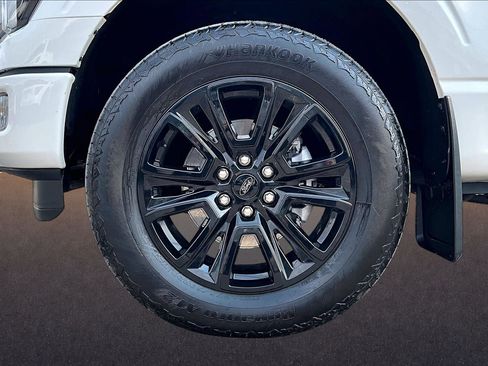 Certified 2025 Ford F150 Platinum w/ Equipment Group 702A High AWD/4WD image 9