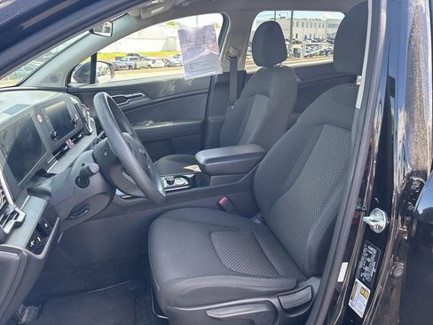 Used 2024 Kia Sportage LX FWD image 6