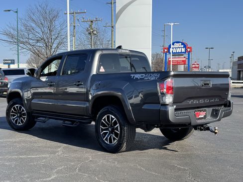 Used 2021 Toyota Tacoma TRD Sport image 17