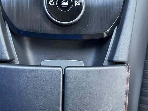 Used 2025 Nissan Rogue SV image 33