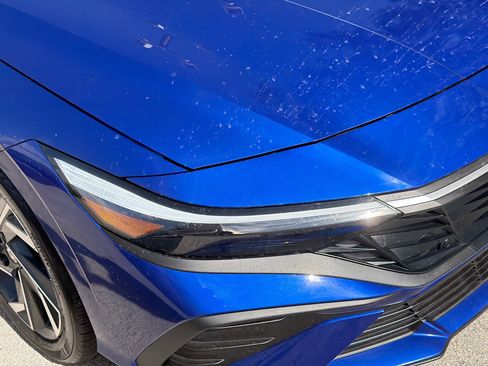 Used 2025 Hyundai Elantra Sport FWD image 31