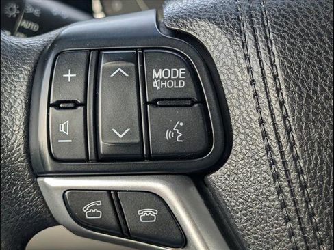 Used 2016 Toyota Sienna LE image 11