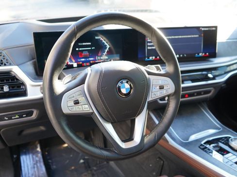 Used 2025 BMW X7 xDrive40i w/ Executive Package image 23