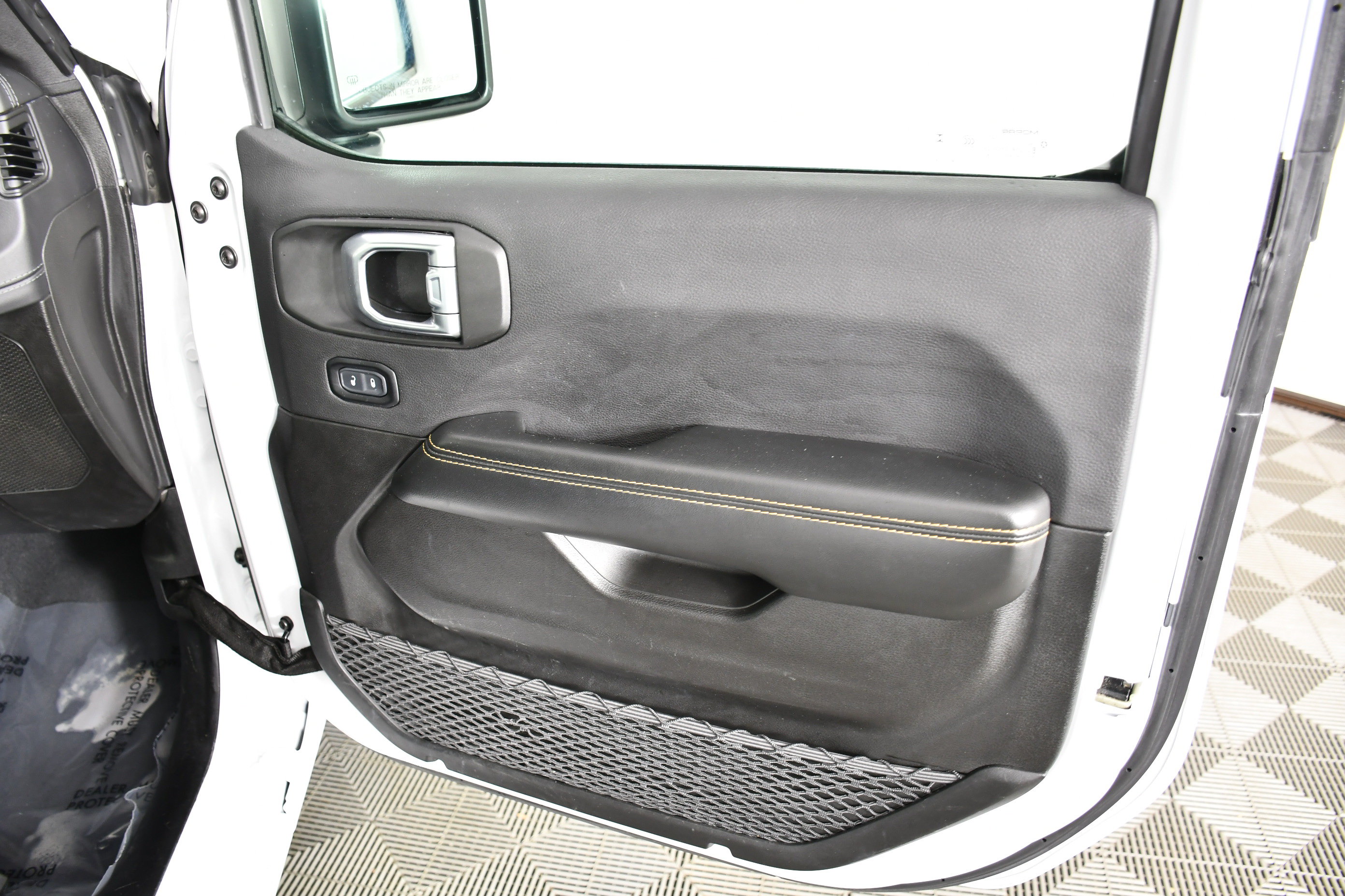Used 2024 Jeep Wrangler Unlimited Sahara AWD/4WD image 39