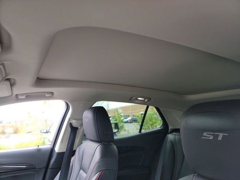 Used 2023 Buick Envision Essence w/ Sport Touring Package image 10