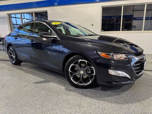 Used 2023 Chevrolet Malibu LT image 2
