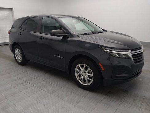 Used 2022 Chevrolet Equinox LS w/ LS Convenience Package FWD image 11
