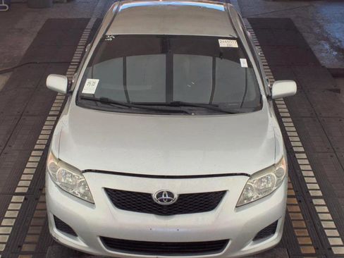 Used 2010 Toyota Corolla LE image 2