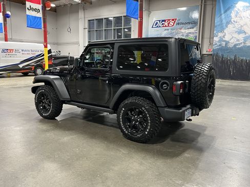 Used 2022 Jeep Wrangler Willys image 3