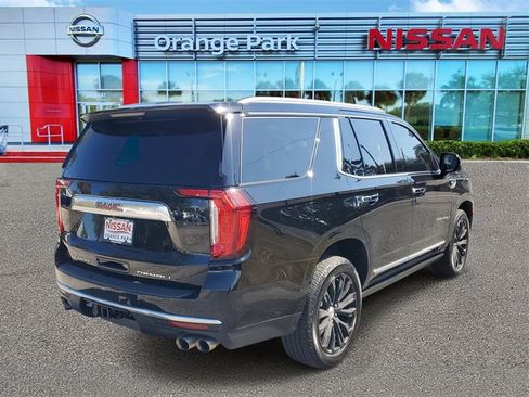Used 2021 GMC Yukon Denali w/ LPO, Illumination Package image 2