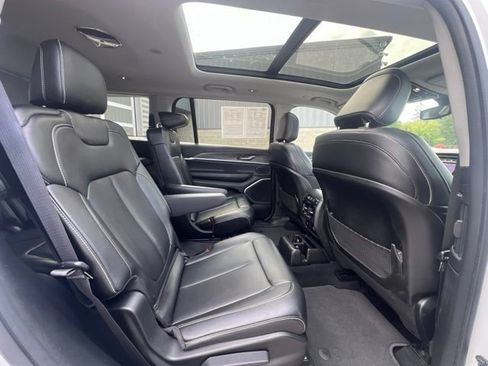 Used 2023 Jeep Grand Cherokee L Limited AWD/4WD image 14
