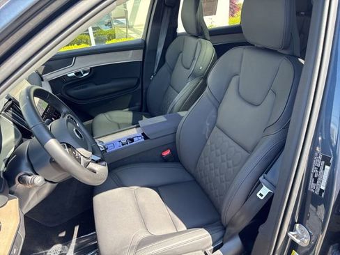 Used 2025 Volvo XC90 B6 Plus AWD/4WD image 19