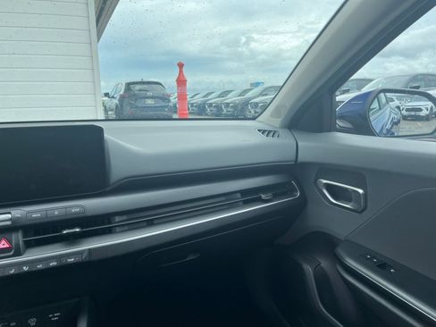 Used 2025 Kia K4 LXS image 34