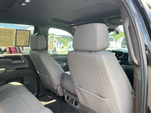 Used 2025 GMC Sierra 1500 SLT AWD/4WD image 23