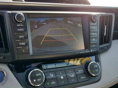 Used 2018 Toyota RAV4 Limited image 27