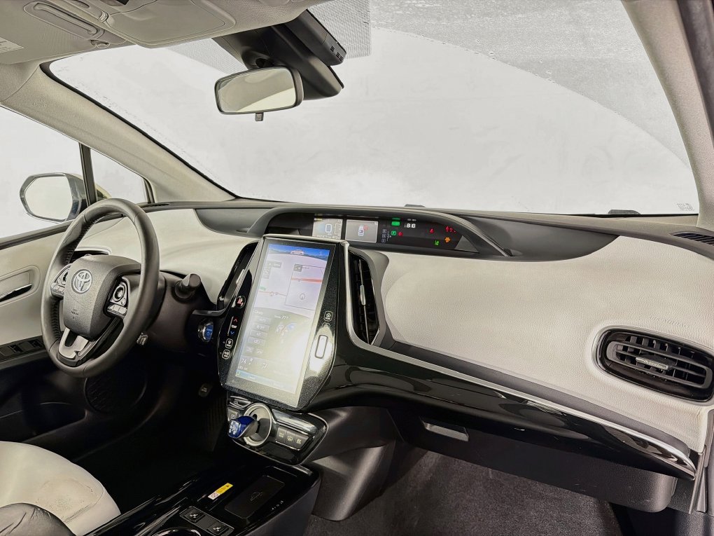 Used 2020 Toyota Prius Prime XLE FWD image 31