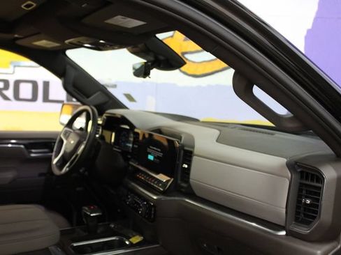 Used 2023 Chevrolet Silverado 1500 LTZ w/ LTZ Premium Package AWD/4WD image 12