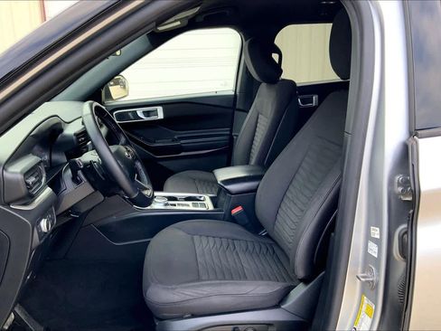 Certified 2020 Ford Explorer XLT image 8