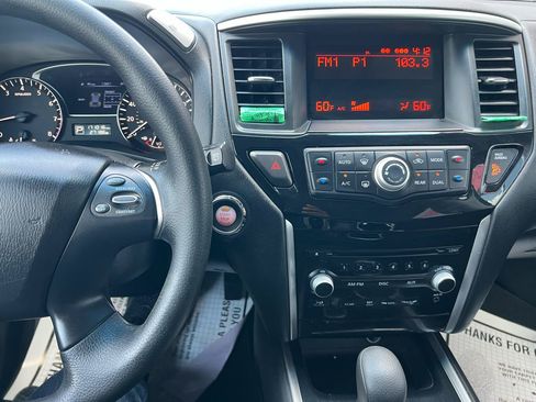 Used 2014 Nissan Pathfinder S AWD/4WD image 22