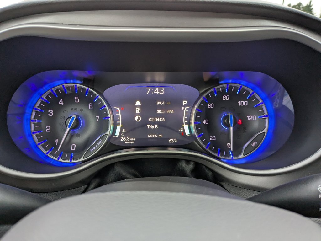 Used 2024 Chrysler Pacifica Touring-L FWD image 13