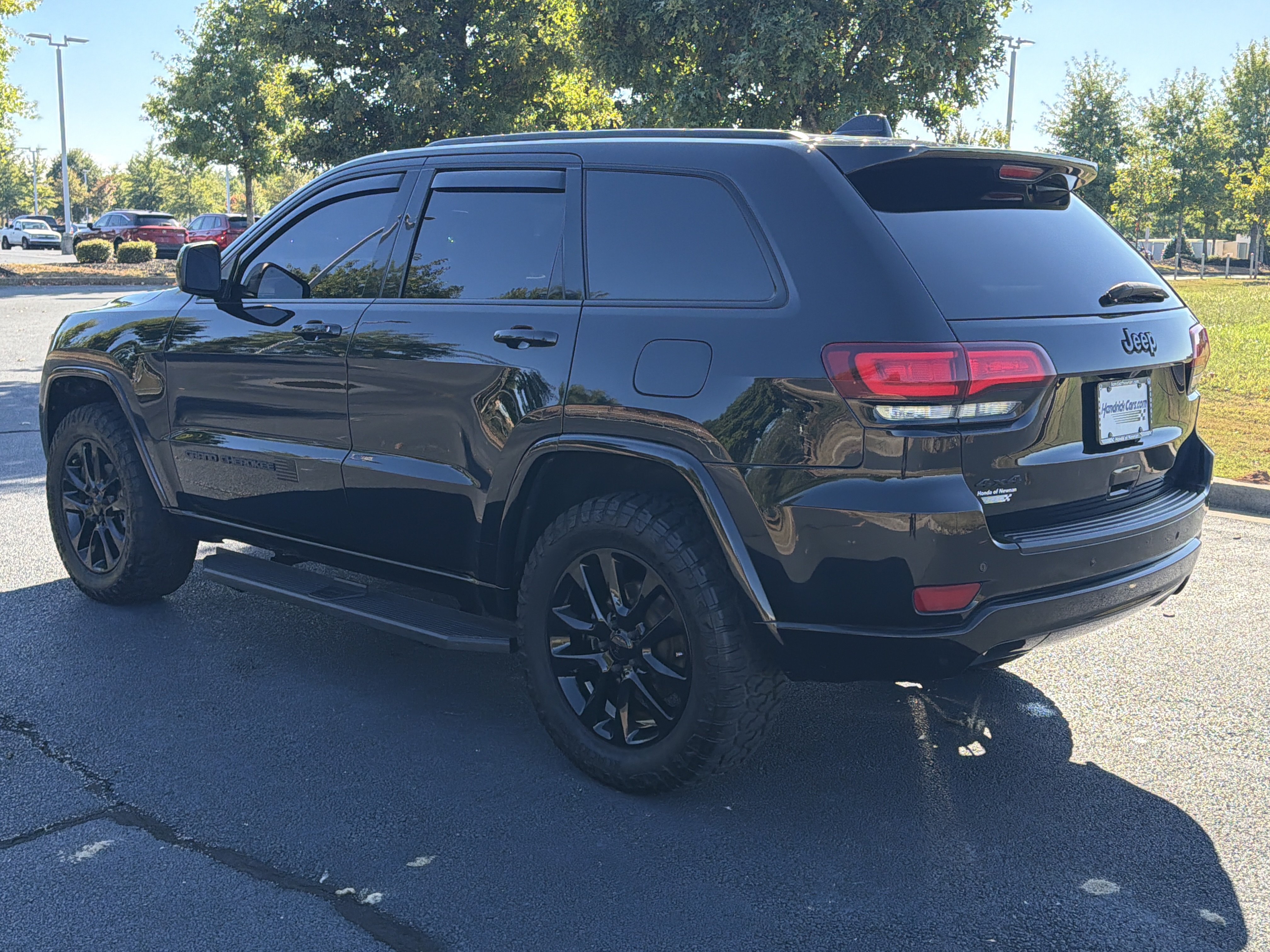 Used 2020 Jeep Grand Cherokee Altitude AWD/4WD image 7