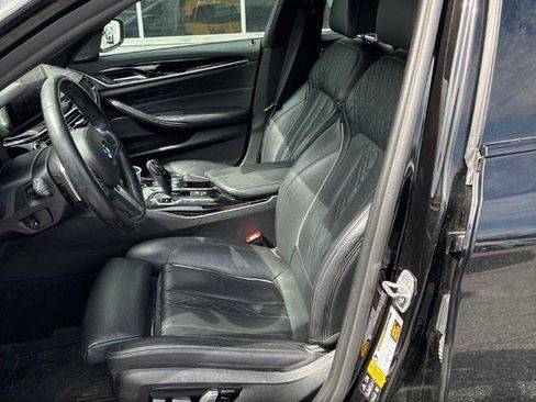 Used 2019 BMW 540i xDrive w/ M Sport Package image 13