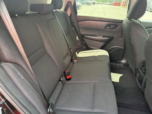 Used 2024 Nissan Rogue S AWD/4WD image 10