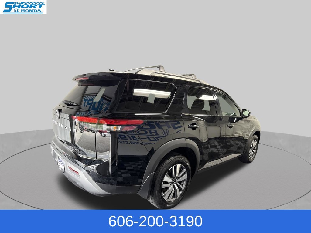 Used 2024 Nissan Pathfinder SL AWD/4WD image 7