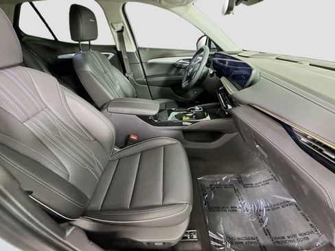 Used 2025 Buick Envision Avenir AWD/4WD image 30