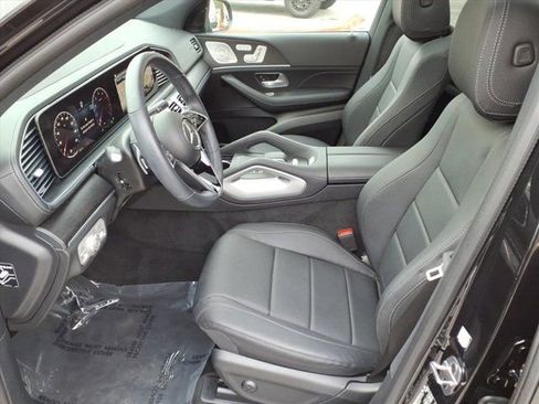 Used 2025 Mercedes-Benz GLS 450 4MATIC image 14