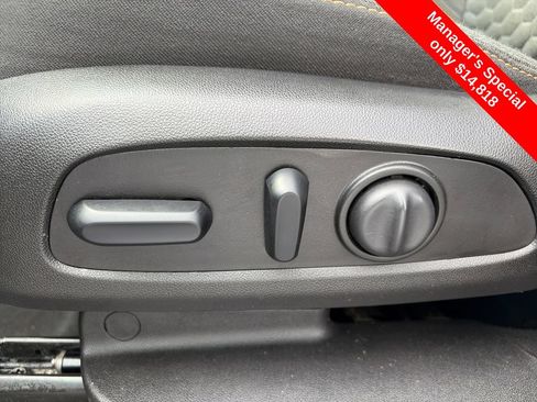 Used 2019 Chevrolet Equinox LT AWD/4WD image 16