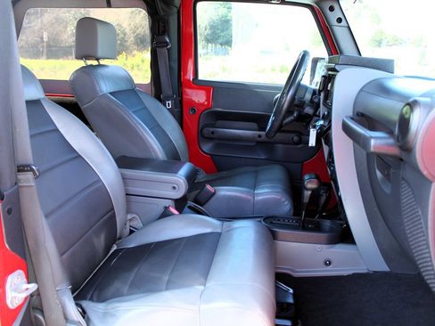 Used 2009 Jeep Wrangler X image 13