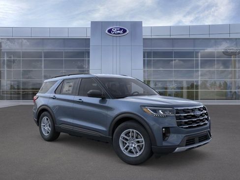 New 2026 Ford Explorer Active RWD image 7