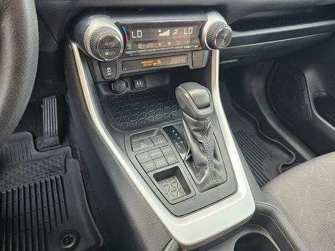Used 2019 Toyota RAV4 XLE image 31