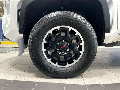 Used 2025 Toyota Tacoma TRD Off-Road AWD/4WD image 7