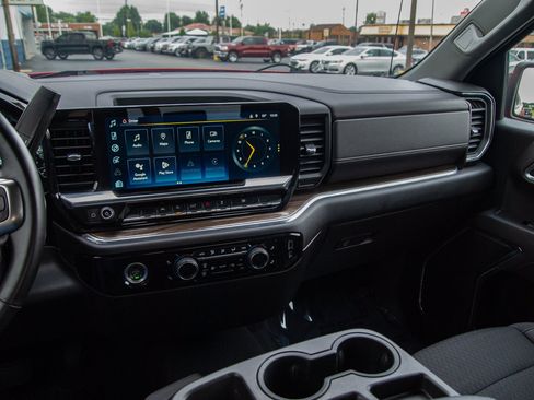 Used 2023 Chevrolet Silverado 1500 LT AWD/4WD image 15