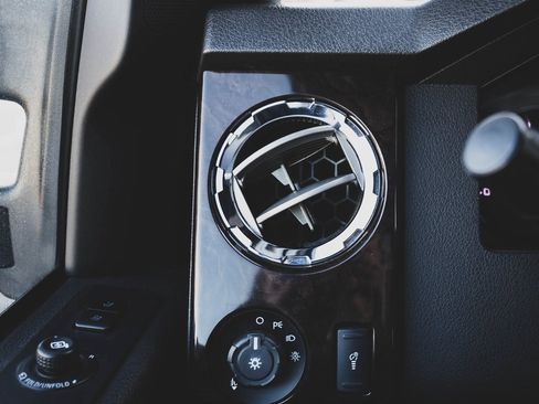 Used 2015 Ford F250 Platinum w/ FX4 Off-Road Package image 7