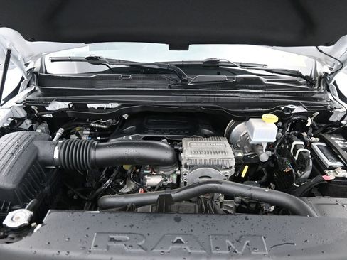 Used 2023 RAM 1500 Laramie AWD/4WD image 11