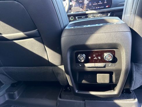 New 2026 Chevrolet Traverse High Country image 19