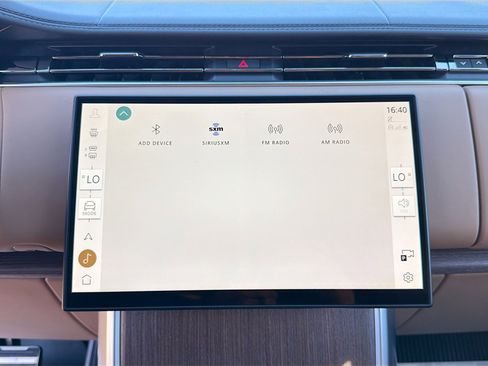 New 2025 Land Rover Range Rover SE image 30