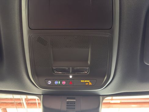 New 2026 Chevrolet Traverse LT image 15