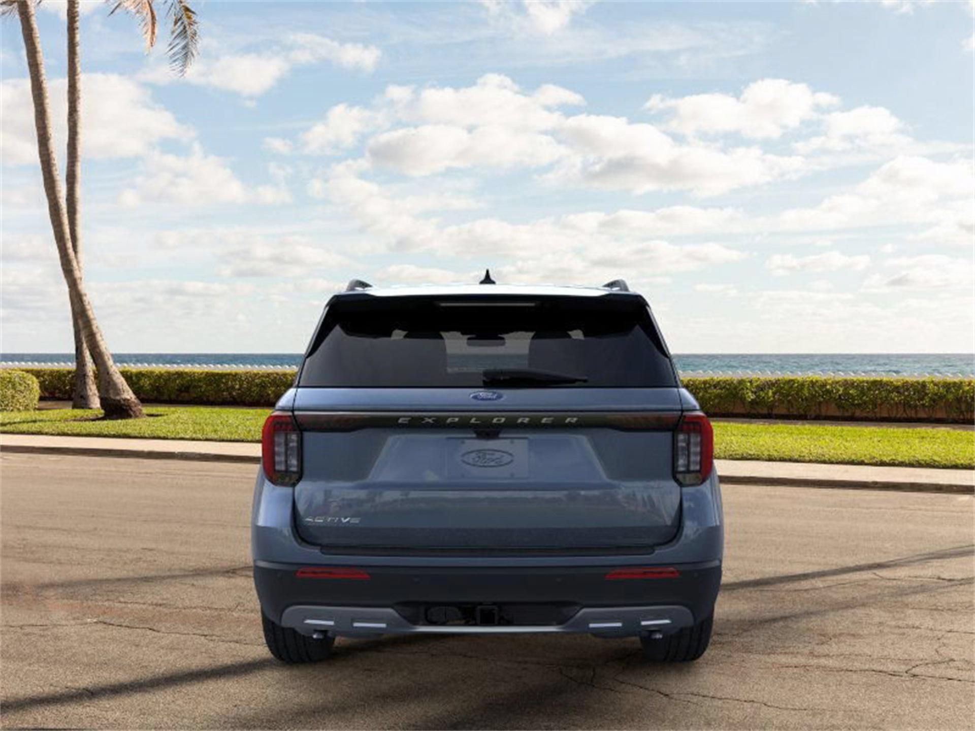 New 2026 Ford Explorer Active w/ Active Comfort Package RWD image 5