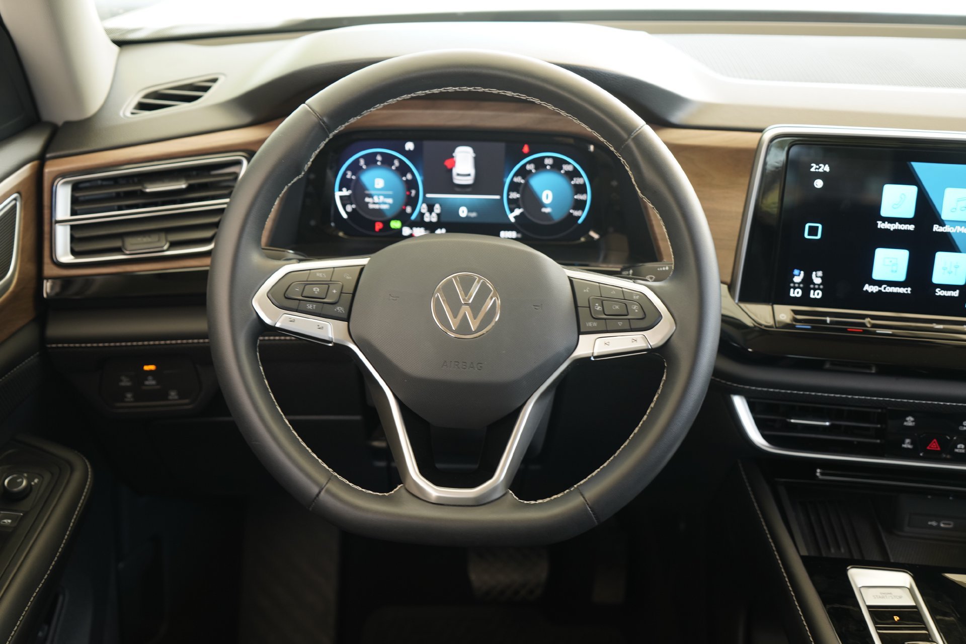 Certified 2026 Volkswagen Atlas SE FWD image 27