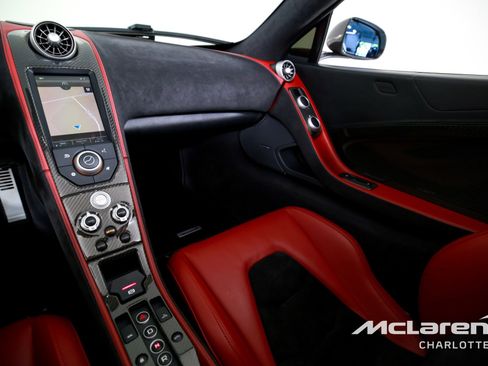 Used 2016 McLaren 650S Spider image 17