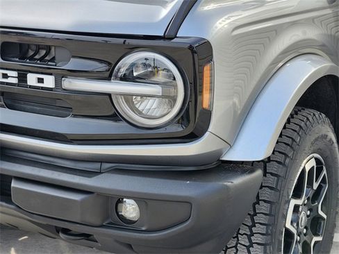 Used 2022 Ford Bronco Outer Banks image 10