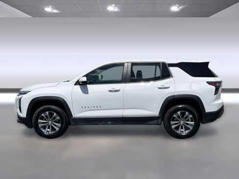 Used 2025 Chevrolet Equinox LT AWD/4WD image 2
