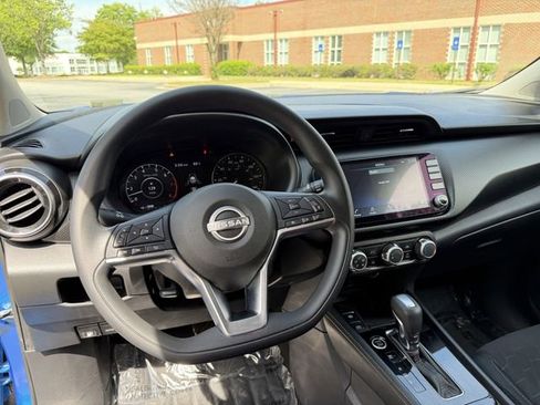 Used 2024 Nissan Kicks SV FWD image 13