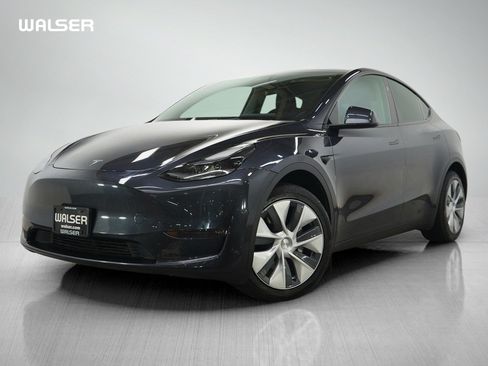 Used 2024 Tesla Model Y Long Range AWD/4WD image 1